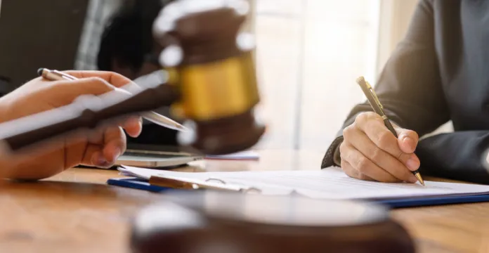 Bachillerato y Licenciatura en Derecho